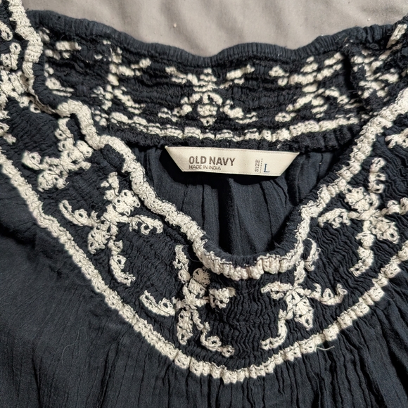 Old Navy Black Blouse with White Embroidery - Picture 2 of 3